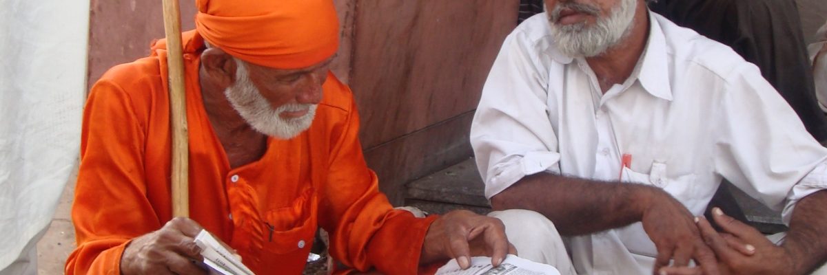 Hare Krishna mit Sikh in New Delhi